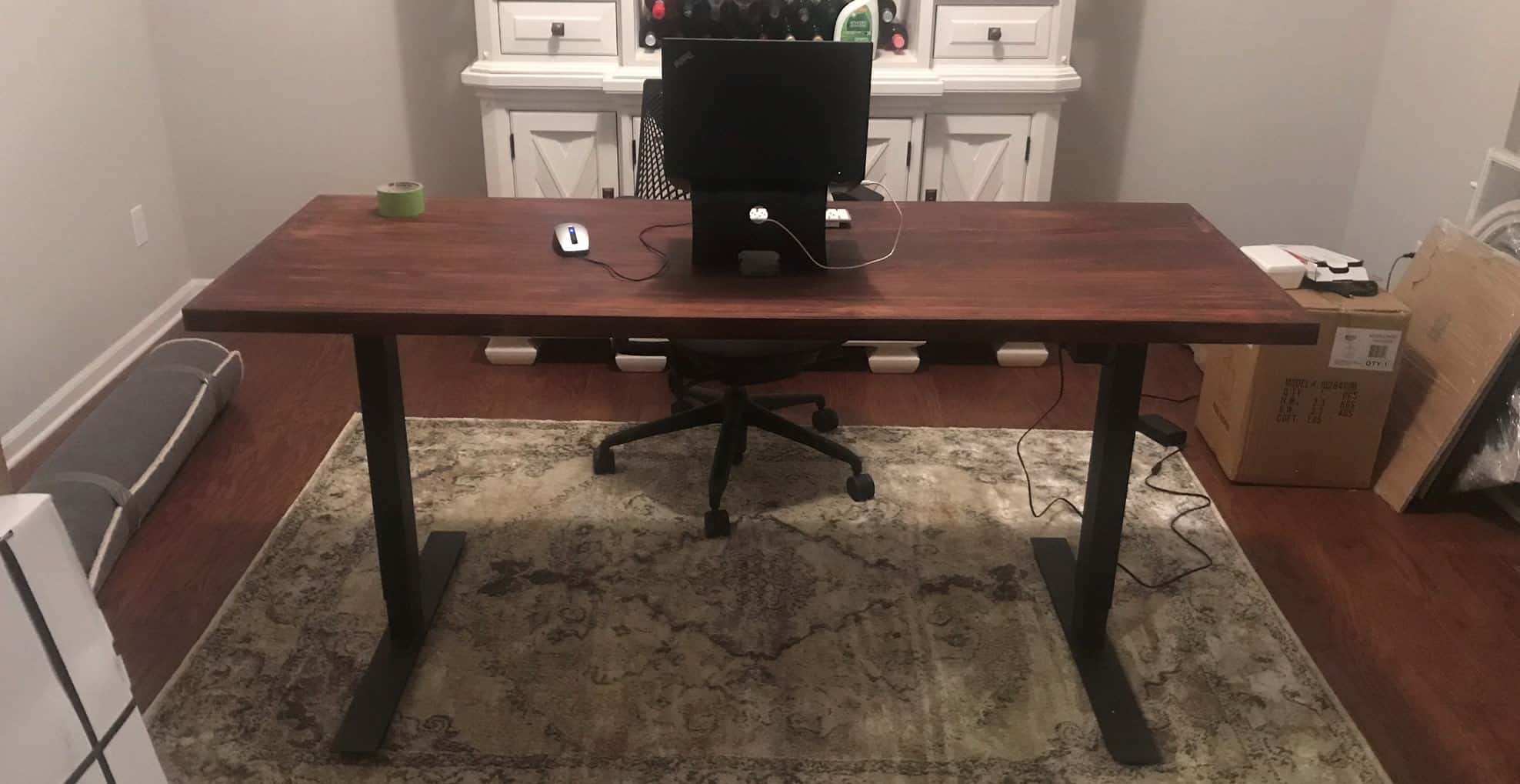 DIY可调节站立式桌子办公桌的完成结果