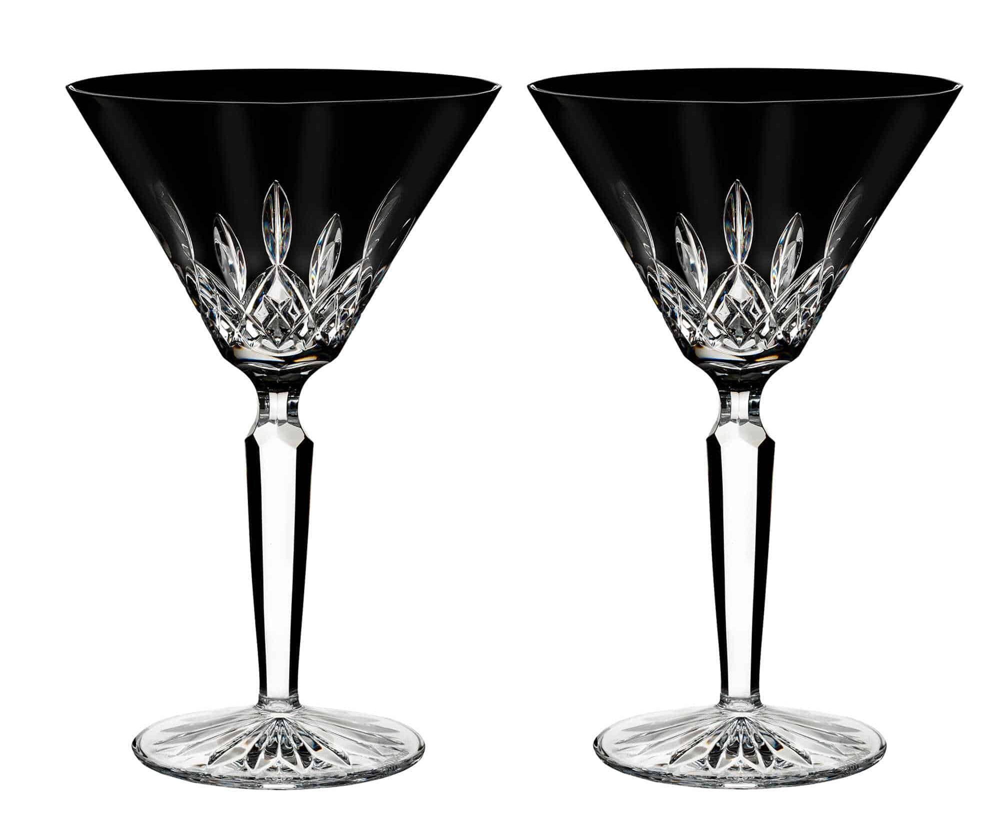 黑色马提尼酒杯与铅水晶材料。