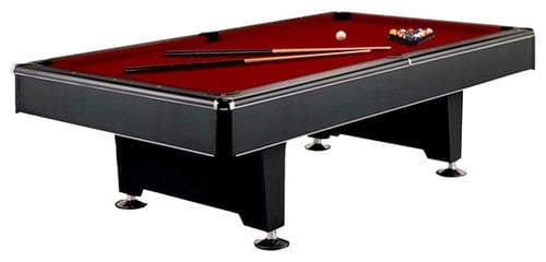带有黑色边框的现代风格台球桌。