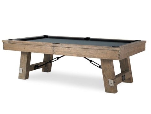 过渡风格的木制台球桌。
